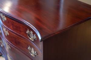 Chippendale Figured Mahogany Serpentine Chest Of Drawers Detail