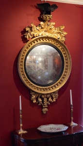 Impressive And Fine Antique Carved Giltwood Convex Mirror Detail