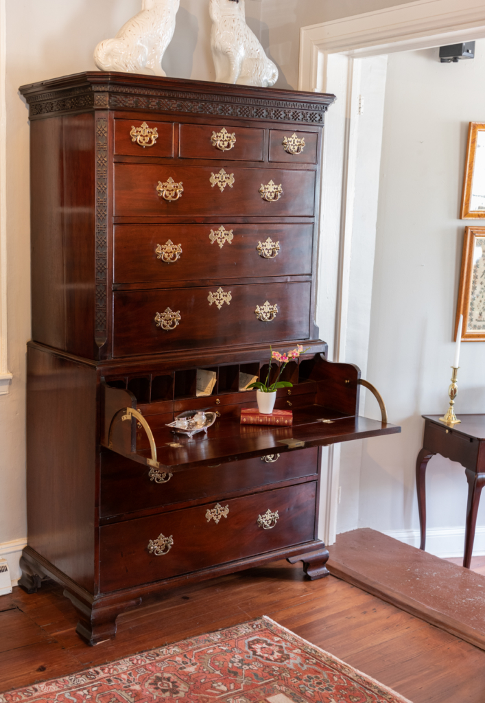 George III Mahogany Chest Of Drawers - Drawer