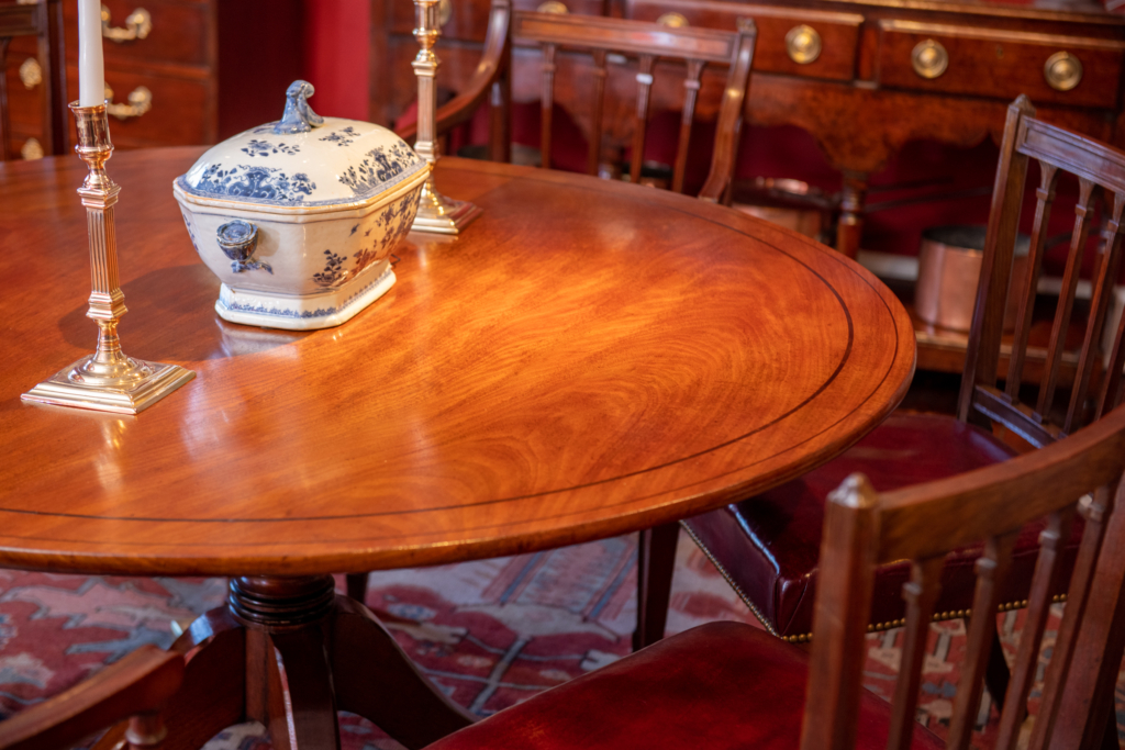 Regency Mahogany Inlaid Dining Table - detail