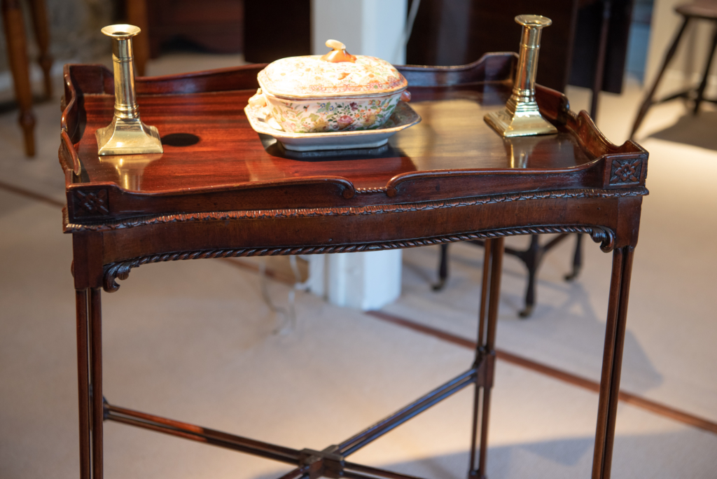 George III Mahogany Tea Table - detail