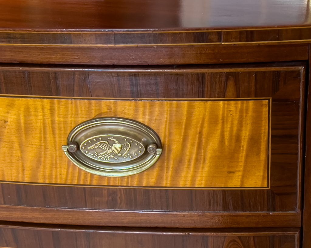 Federal Mahogany Tigermaple Inlaid Bowfront Chest Of Drawers - Drawer Detail